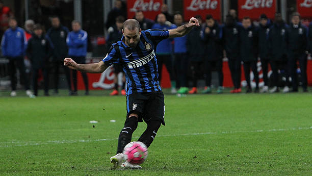 运动员们应 运动员们应